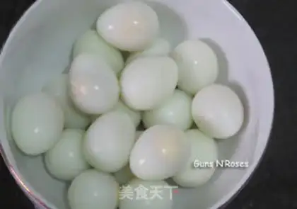 Make Quail egg red pork step 1