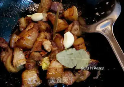 Make Quail egg red pork step 12
