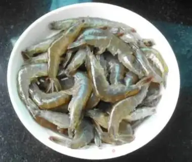 Make Spicy shrimp step 1