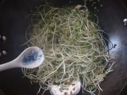 Make Green bean sprouts step 4