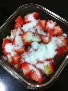 Make Homemade strawberry jam step 1