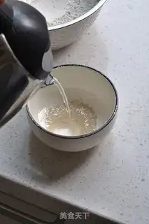 Make sugar horns (jiā) step 0