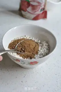 Make sugar horns (jiā) step 3