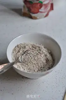 Make sugar horns (jiā) step 4