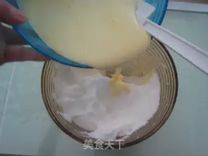 Make Swiss fruit rolls step 5