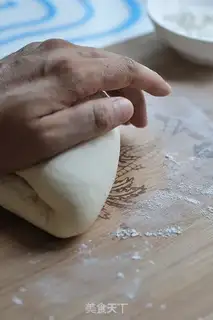 Make sugar horns (jiā) step 7