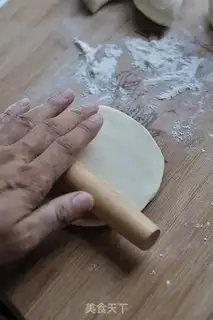 Make sugar horns (jiā) step 8