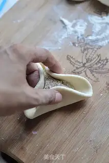 Make sugar horns (jiā) step 10