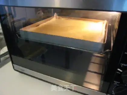 Make Swiss fruit rolls step 8