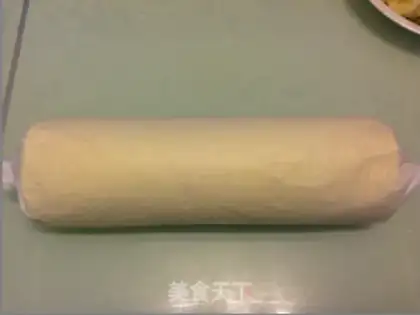 Make Swiss fruit rolls step 11