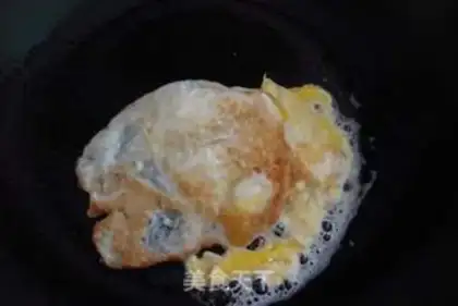 Make Fried eggs step 4