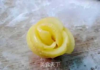 Make Apple roses step 6