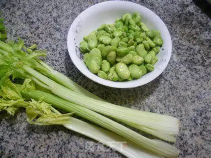 Make Celery fried beans step 0