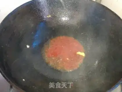 Make Tomato sauce onion fried eggs step 5