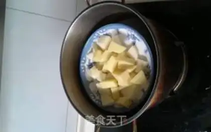 Make Simple salmon pie step 1