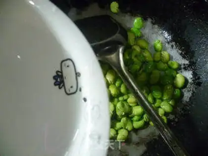 Make Celery fried beans step 4