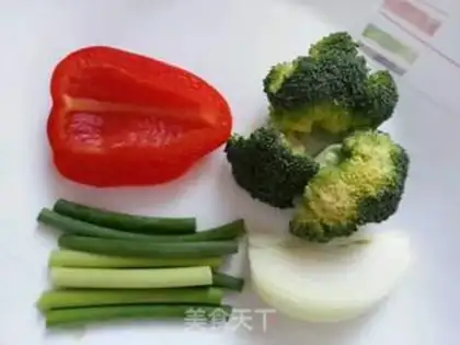 Make Eggs and vegetables step 0