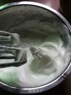 Make Seaweed pine rolls step 4