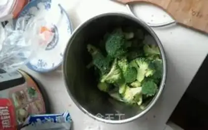 Make Fried broccoli step 1