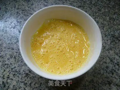 Make Scrambled eggs step 2