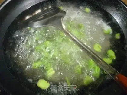 Make Scrambled eggs step 3