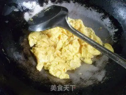 Make Scrambled eggs step 4