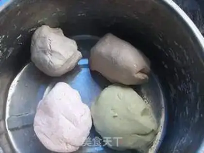 Make Five-colour soup step 1