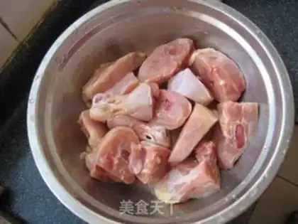 Make Scrambled chicken step 1