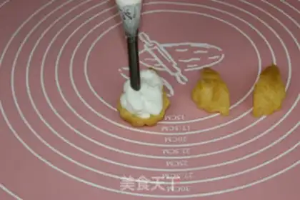 Make Swan puff step 15