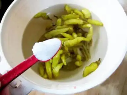 Make Capricorn eggs step 1