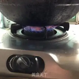 Make Spicy beef noodles step 1