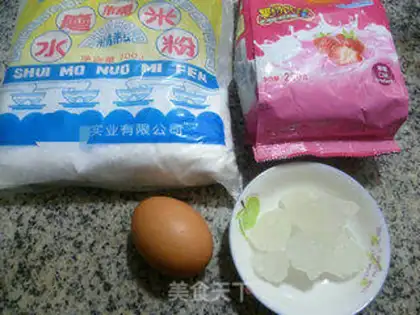 Make Egg strawberry soup step 0