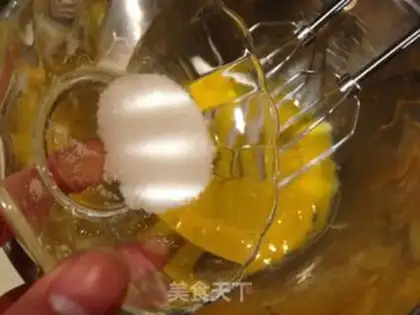 Make mini chocolate cupcakes step 2