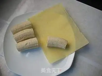 Make Sesame banana rolls step 1