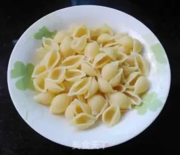 Make Shell salad step 2