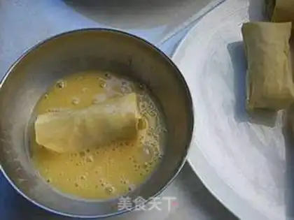 Make Sesame banana rolls step 3