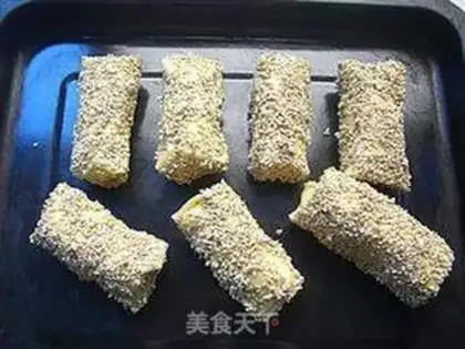 Make Sesame banana rolls step 5