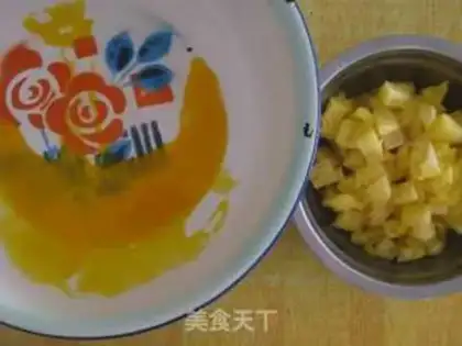 Make Pineapple omelet step 1