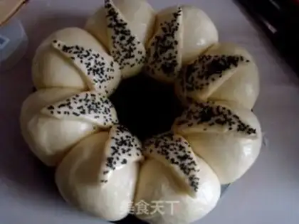 Make Crown bread step 12