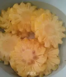 Make Pineapple jam and pineapple juice step 0