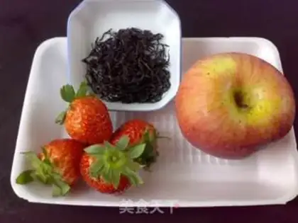 Make Red tea with fresh fruit step 0