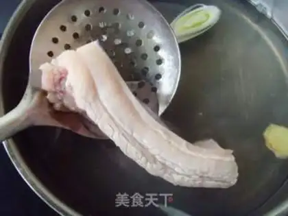 Make Sour sauce and white meat step 0