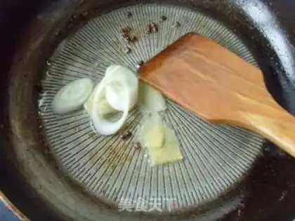 Make Sour sauce and white meat step 4