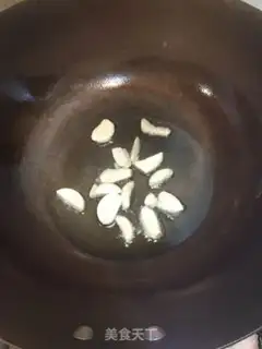 Make Pepper chopping pig hoof step 4