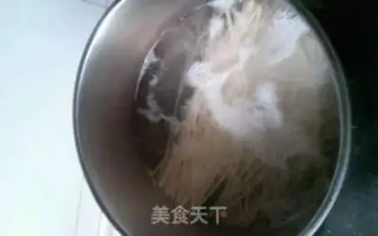 Make Hot dry noodles step 2