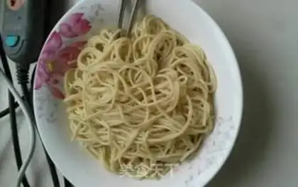 Make Hot dry noodles step 4