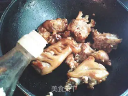 Make Red burning pig hoof step 4