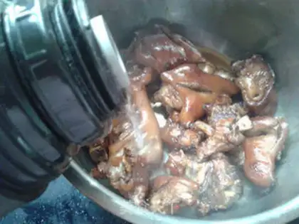Make Red burning pig hoof step 5