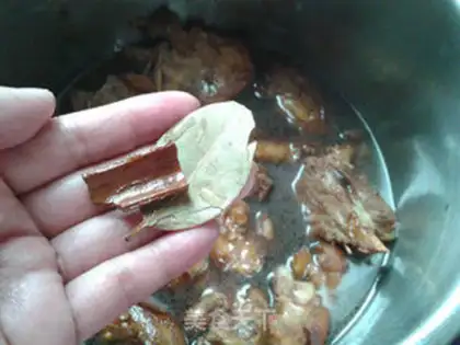 Make Red burning pig hoof step 6