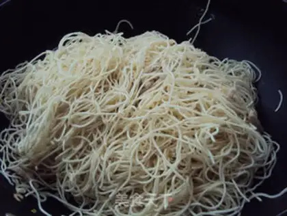 Make Soy sauce noodles step 6